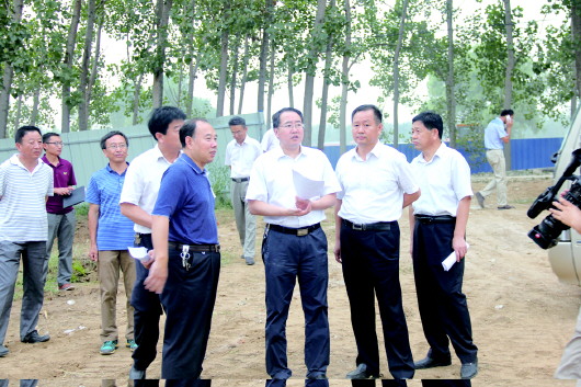 刘文林现场调度一中新校区建设.