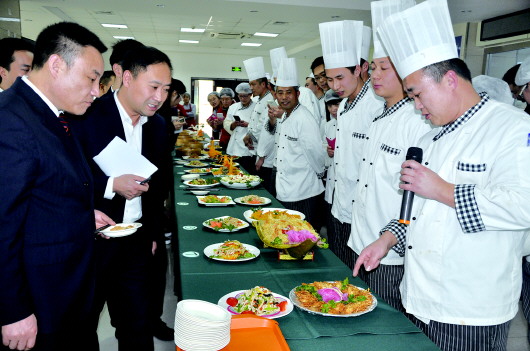 厨艺大比拼 - 齐鲁晚报数字报刊 sjb.qlwb.com.c