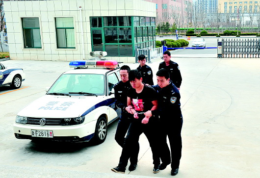 贷款分期买手机,骗了50多名大学生 - 齐鲁晚报