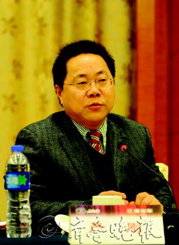 本刊专访安徽江淮汽车股份有限公司副总经理严刚          你见过侧立