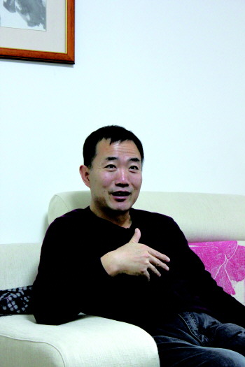 作家铁流曾偷钱买书 怕挨揍不敢回家