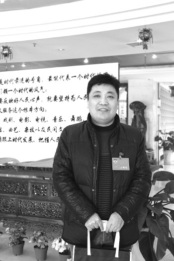 ◥岚山区政协常委,区人民医院副院长刘长春