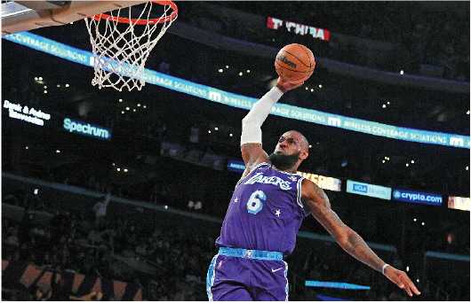 NBA战报詹姆斯末节爆发独得15分助球队锁定季后赛席位